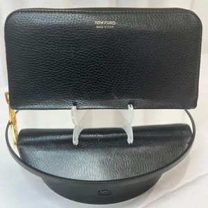 100% Authentic. Tom Ford Black Soft Grain Leather Zippy Wallet Made in Italy.